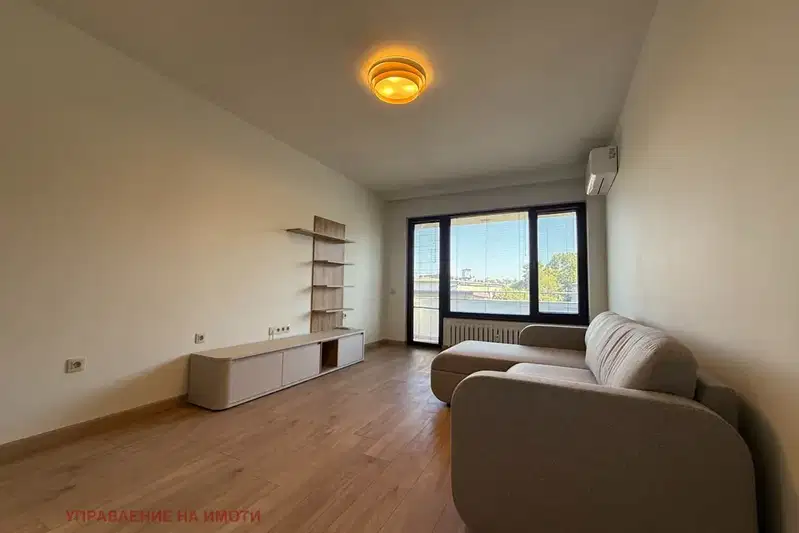 Two-room apartment in Ivan Vazov with balcony and elevator