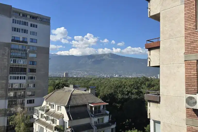 3-bedroom apartment in Sofia, Izgrev