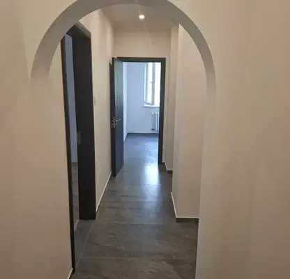 Photo 2 — Spacious 3-room apartment with garage in Iztok district, Sofia