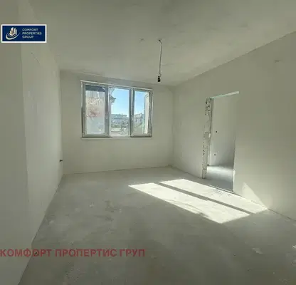 Снимка 2 — Тристаен апартамент с балкон в кв. Изток, София