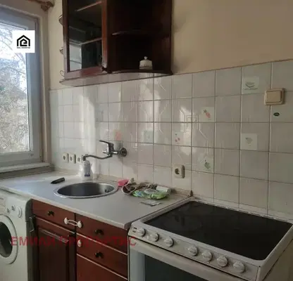 Снимка 5 — Двустаен апартамент с тераса в Изток, София