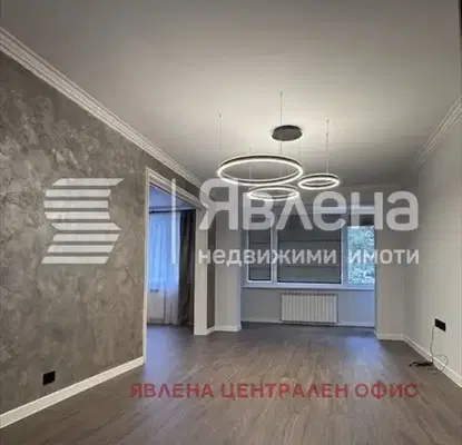 Снимка 2 — Тристаен апартамент в ж.к. Изток с близост до Борисовата градина