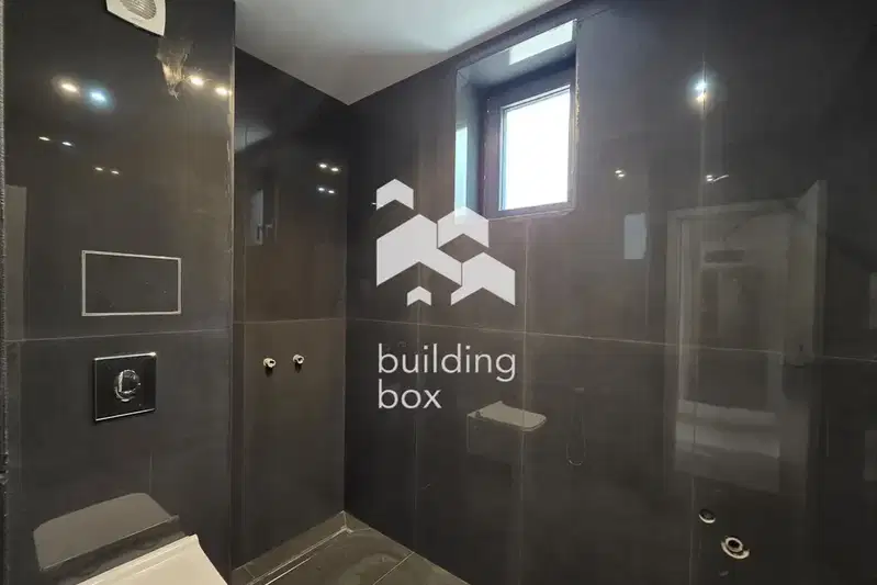 Three-room apartment in Karpuzitsa with modern building