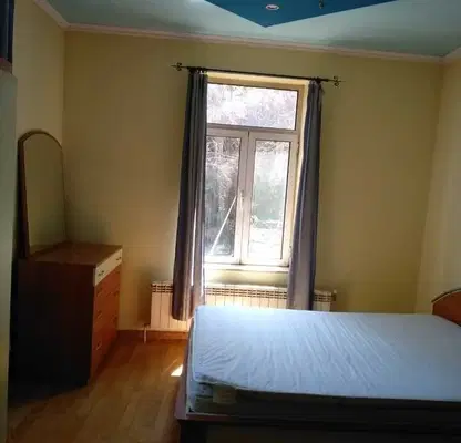 Photo 3 — Three-room apartment in Knyazhevo with yard and garage