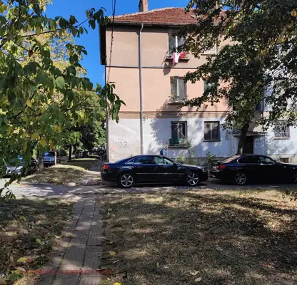 Снимка 3 — 2-стаен апартамент в Красна поляна 1, без балкон