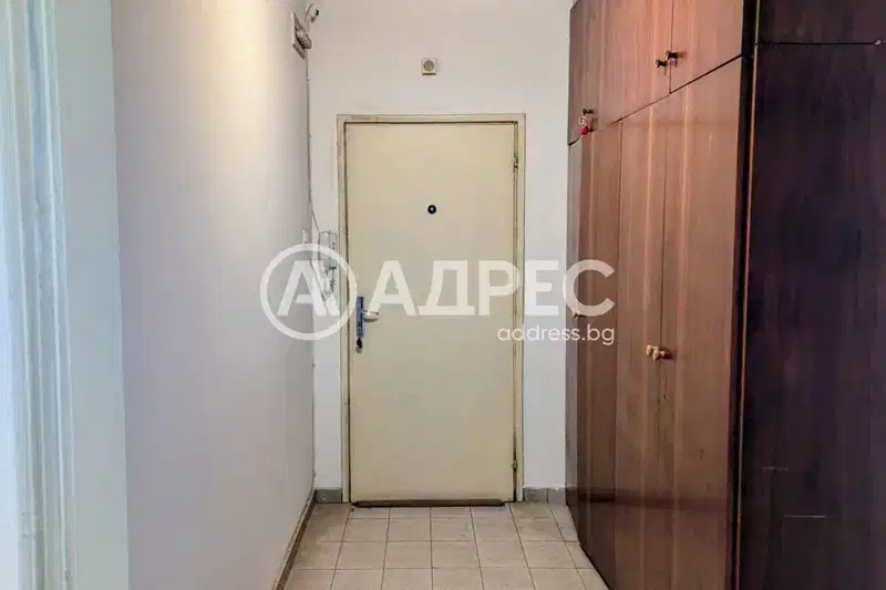 Тристаен апартамент в Красна поляна 3 с два балкона