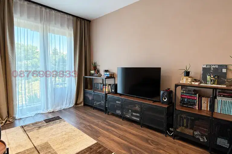 Two-room apartment in Krasno selo with park environment
