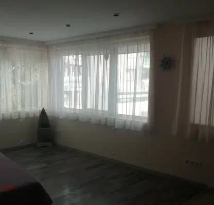 Снимка 5 — Двустаен апартамент в Красно село с асансьор и климатик
