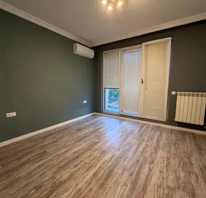 Снимка 5 — Тристаен апартамент с две тераси в Красно село, София