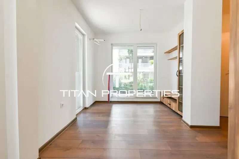 One-room apartment in Krastova vada with yard and terrace