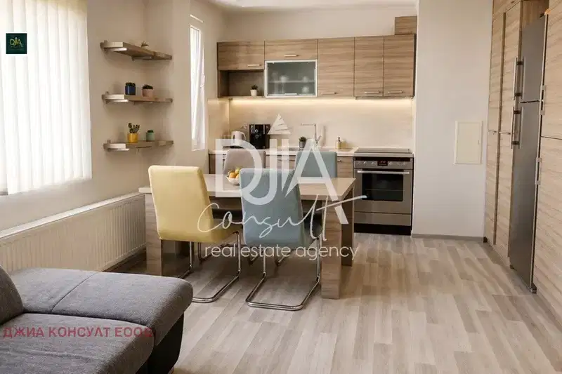 Three-room apartment in Krastova vada with large terrace