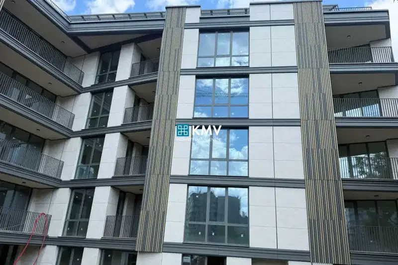 Тристаен апартамент в Кръстова вада с тераса и паркинг