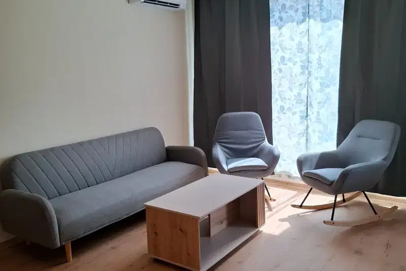Three-room apartment in Krastova vada with balcony and parking