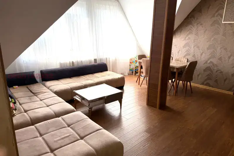 3-bedroom apartment in Sofia, Krystova Vada