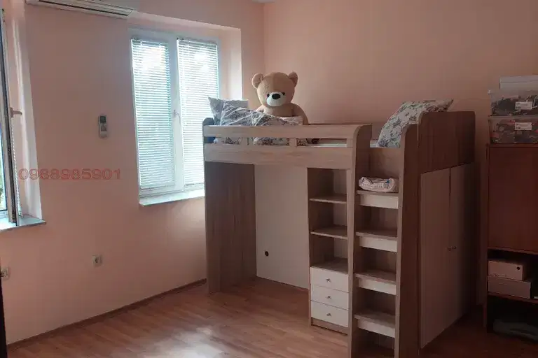 Двустаен апартамент с южно изложение в Левски, София