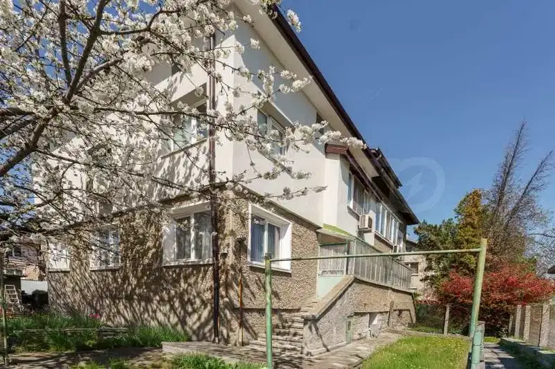 Three-room apartment with garage in Levski, Sofia