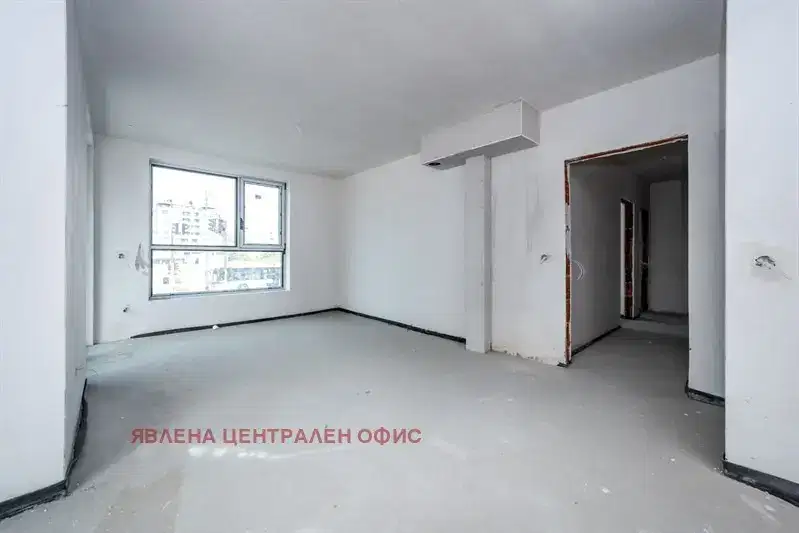 Three-room apartment in Levski V with balcony and elevator