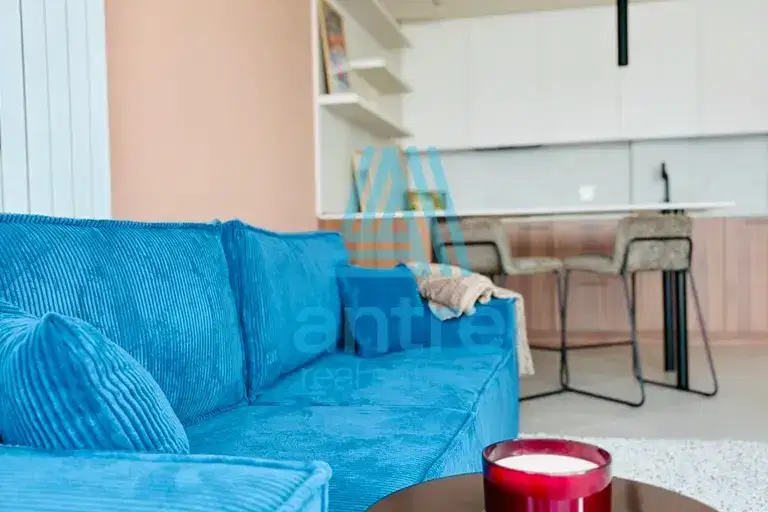 Three-room apartment with parking space in Lozenets, Sofia