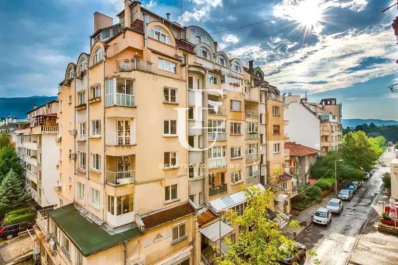3-bedroom apartment in Sofia, Lozenec