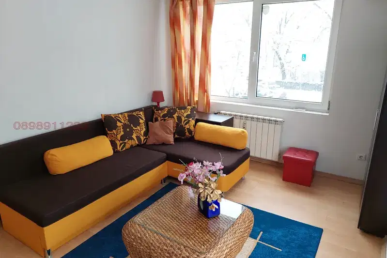 Two-room apartment in Lozenets with south aspect on James Bourchier Blvd
