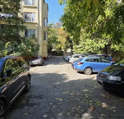 Снимка 4 — Двустаен апартамент с голяма тераса в Лозенец, София