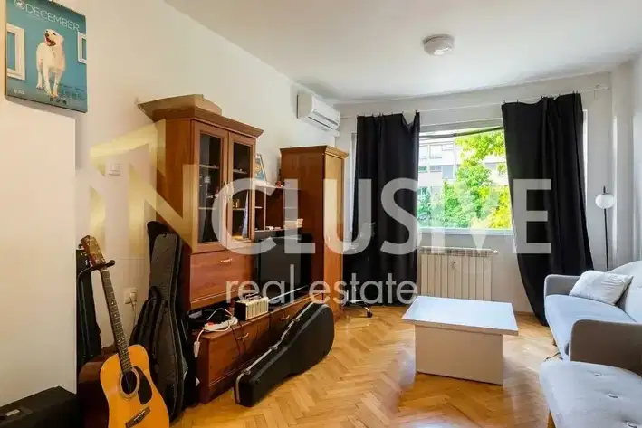 Two-room apartment in Lozenets with metro access