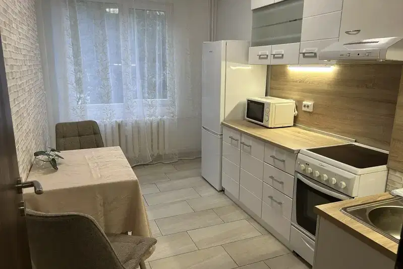 Тристаен апартамент с гледка към Витоша в Лозенец, София