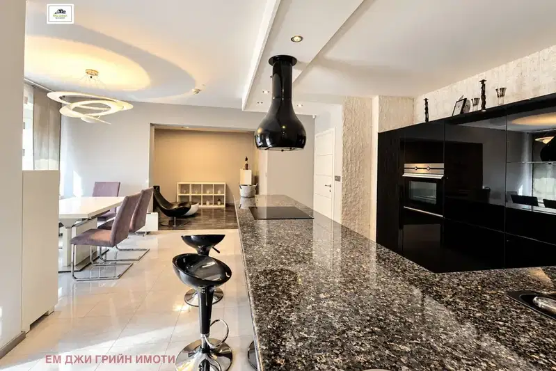 3-bedroom apartment in Sofia, Lozenec