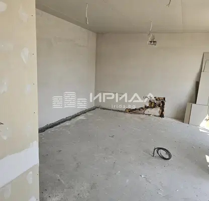 Снимка 2 — Двустаен апартамент с голяма тераса в Люлин 10, София
