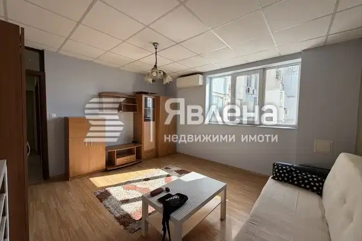 Двустаен апартамент с тераса в Люлин 10, София