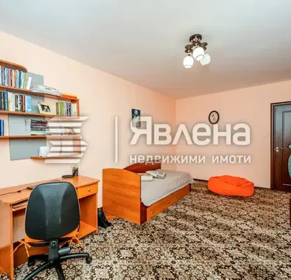 Снимка 3 — Тристаен апартамент в Люлин 3 с два остъклени балкона