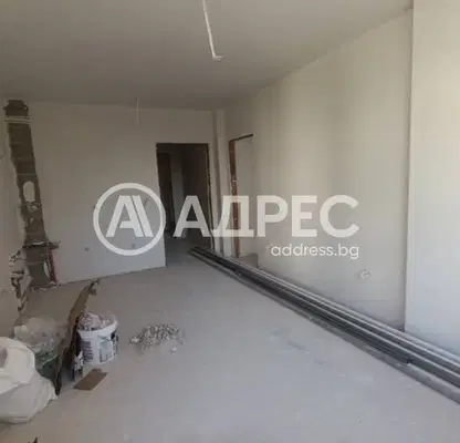 Снимка 2 — Двустаен апартамент в Люлин 8 с два балкона