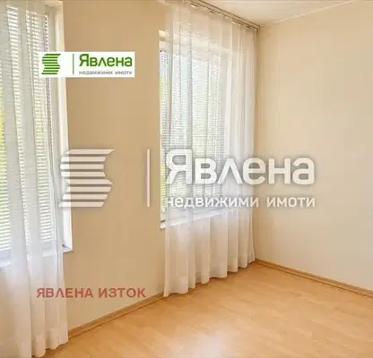 Снимка 5 — 2-стаен апартамент на партер в Люлин - център, София