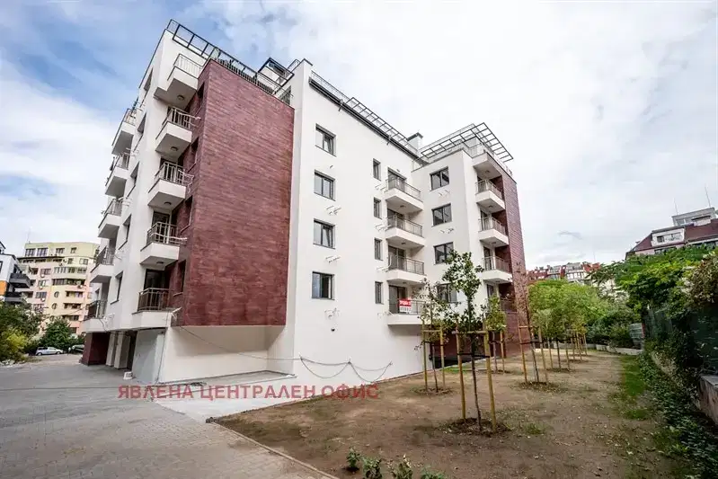 3-bedroom apartment in Sofia, Lyulin - Centyr
