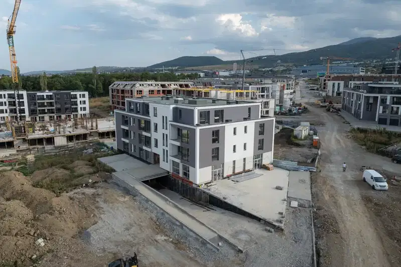 2-room apartment in Malinova Dolina with terrace and parking space