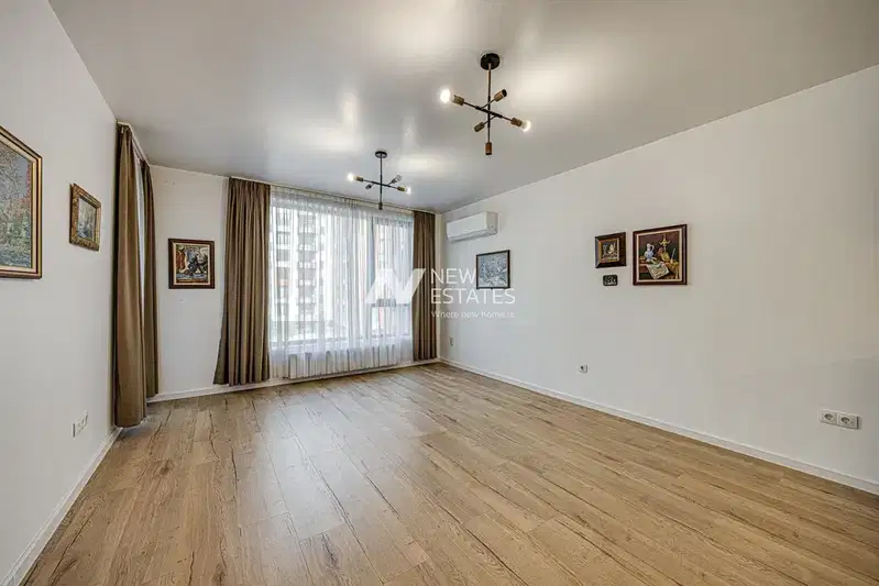 Two-room apartment in Manastirski Livadi with terrace and parking