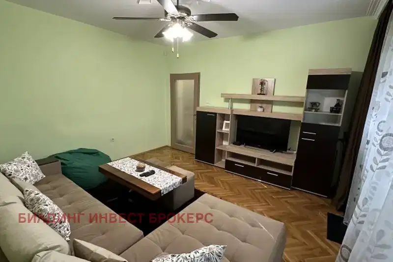 Two-room apartment in Manastirski Livadi with parking space