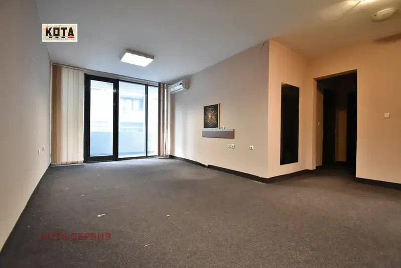 3-room apartment in Manastirski Livadi with terrace