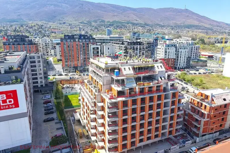 Three-room apartment with garden in Manastirski Livadi, Sofia