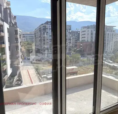 Photo 2 — Three-room apartment in Manastirski Livadi with parking