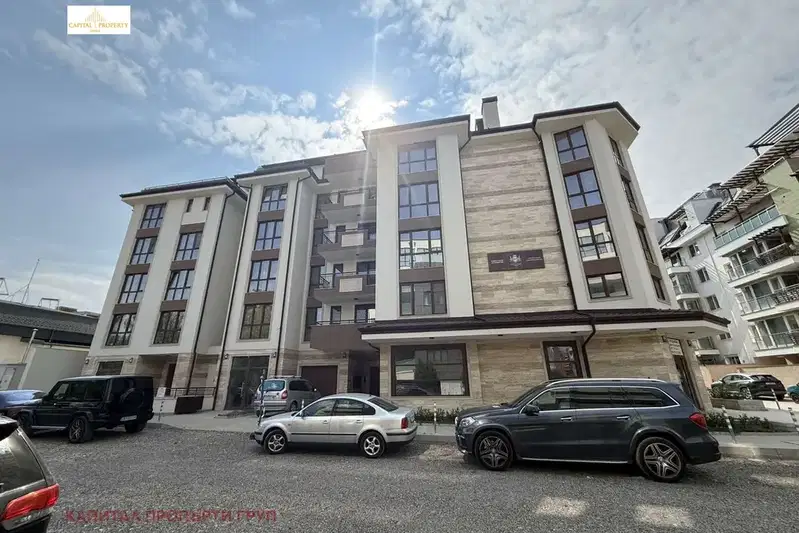 Просторен 3-стаен апартамент в Манастирски ливади с тераса
