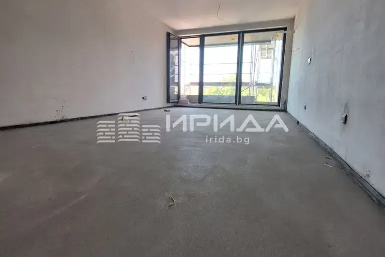 Spacious 4-room apartment in Manastirski Livadi with new-build