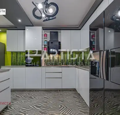 Photo 3 — 4-room apartment with panoramic terrace in Manastirski Livadi