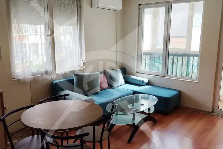 Two-room apartment in Manastirski Livadi with terrace