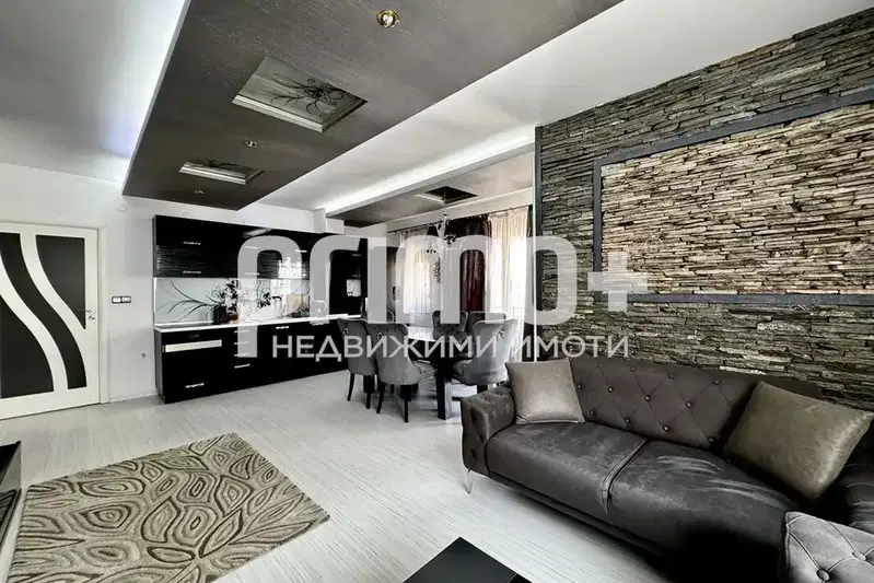 Three-room apartment in Manastirski Livadi with parking space