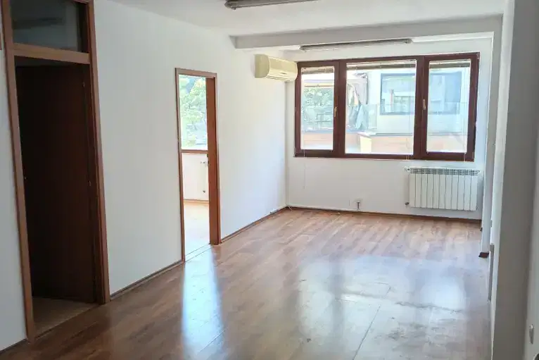 3-bedroom apartment in Sofia, Medicinska Akademiya