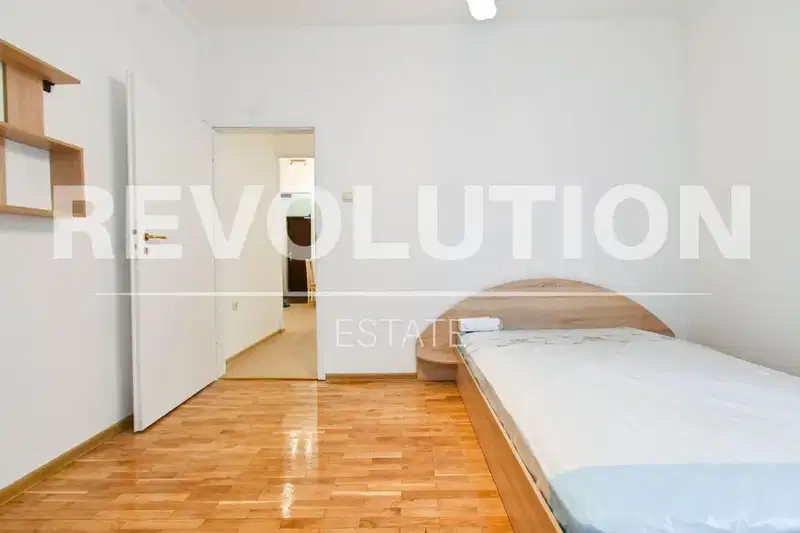 3-bedroom apartment in Sofia, Medicinska Akademiya