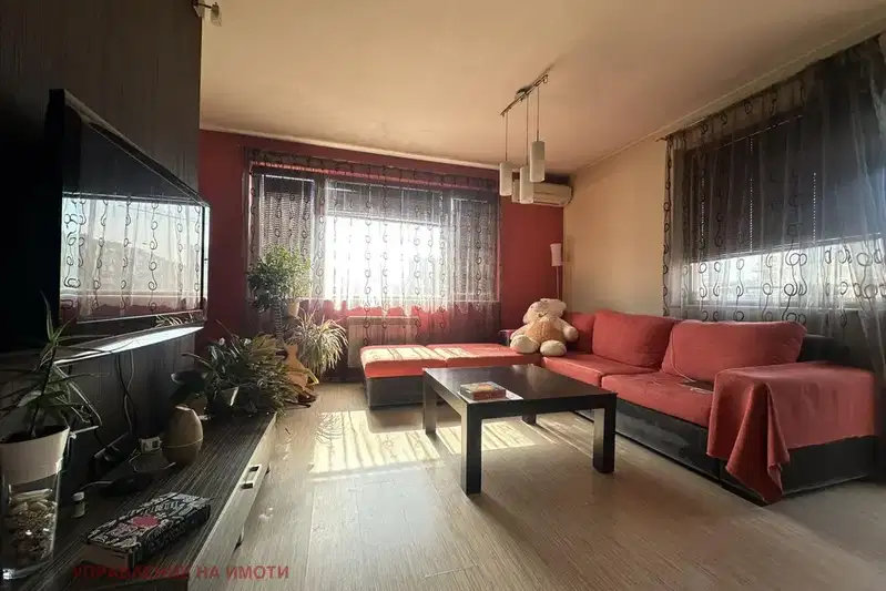Тристаен апартамент с тераса в Младост 1, София