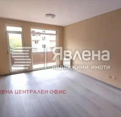 Снимка 4 — Двустаен апартамент в Младост 1А с тераса и асансьор