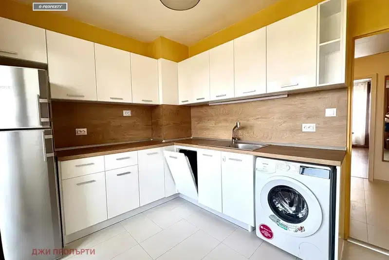3-bedroom apartment in Sofiya, Mladost 1A